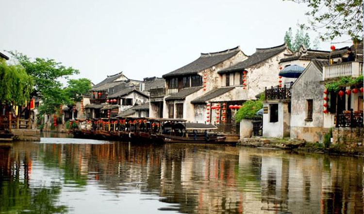 探讨热门话题,尽在绿色机车皮衣,帅气又美丽,这样的穿搭你觉得性感吗?问答社区
